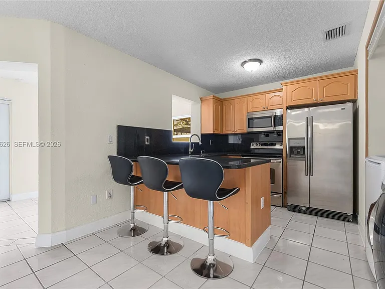 12622 SW 211th Ter — Photo 2