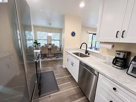 4th image of 29599 Vanderbilt St APT 204
