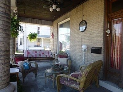 2nd image of 406 Commerce St