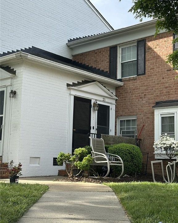 1st image of 25 Millstone Rd #25