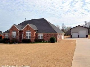 3413 Grapevine Dr, Springdale, AR 72762