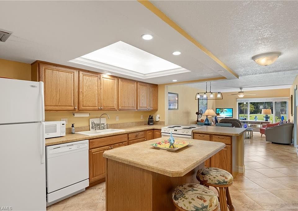 1st image of 2264 Winkler Ave APT 111