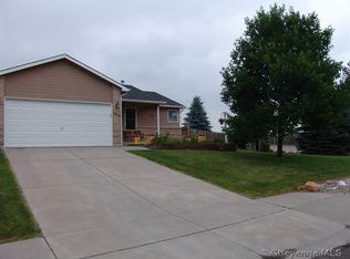 1600 Elkhorn Dr, Cheyenne, WY 82007