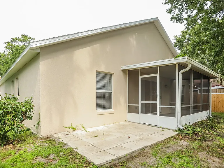813 Shell Ln — Photo 16