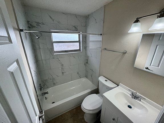 4th image of 535 88th Ave N