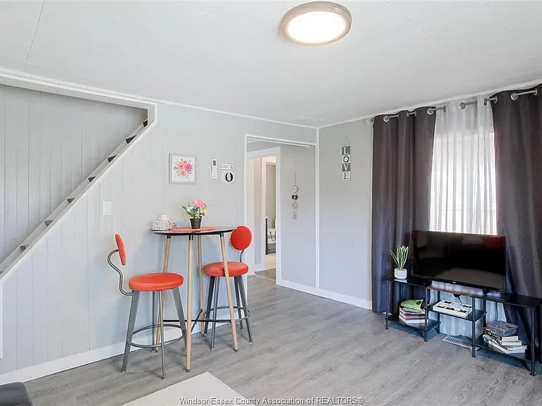 639 Watkins St — Photo 7