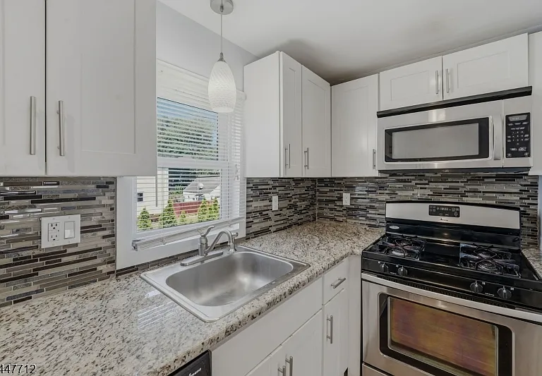 161 Broughton Ave #2 — Photo 3