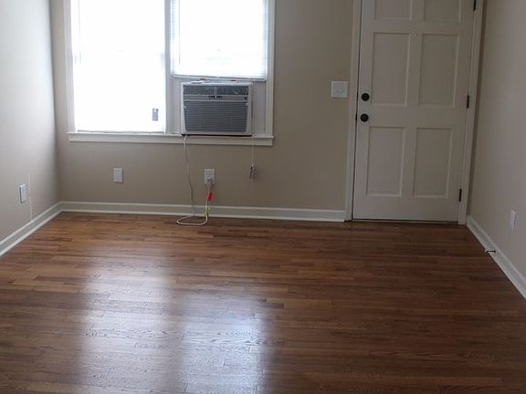 4th image of 242 Cochran Rd #40