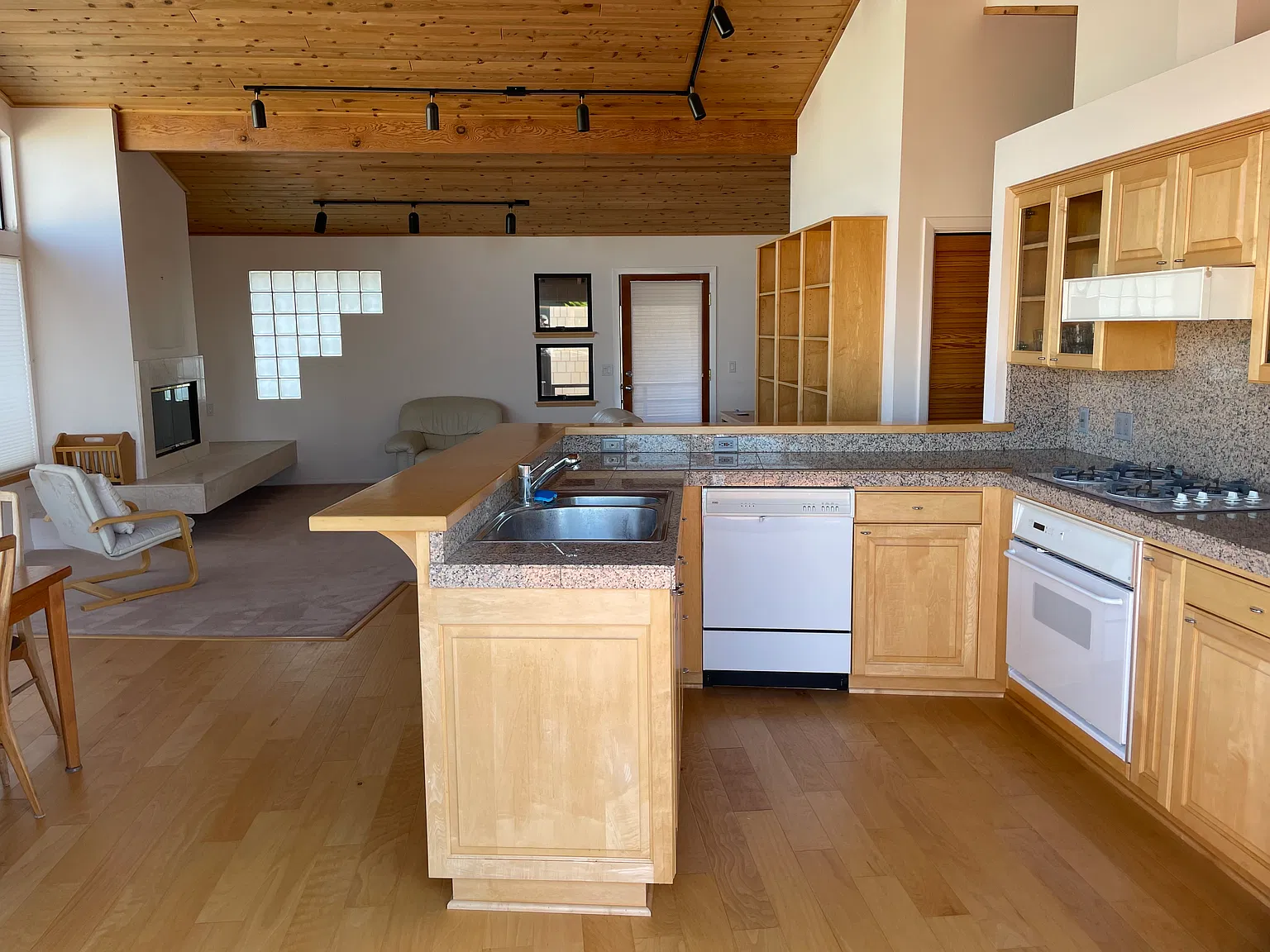 Castle St, Cambria — Photo 2