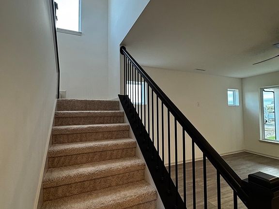 5th image of 821 James William Ln