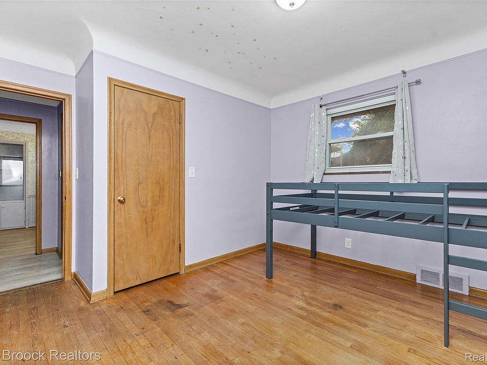 24601 Ridgedale St, photo 29