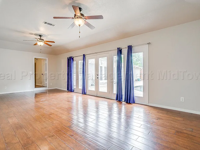 1813 Thomas Pl — Photo 30
