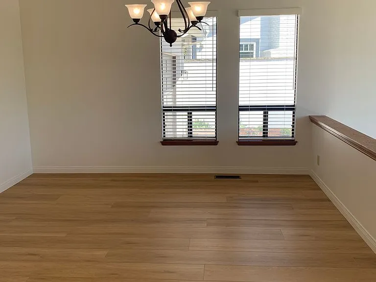 3747 Lincolnwood Dr — Photo 8