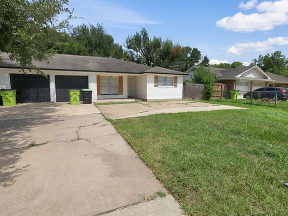 2nd image of 2107 Lamar Dr
