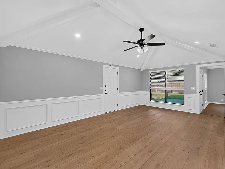 817 Sycamore Creek Rd — Photo 7