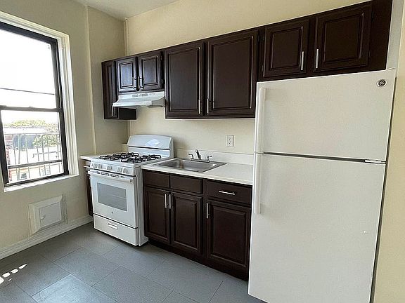 2nd image of 25-39 44th St #19