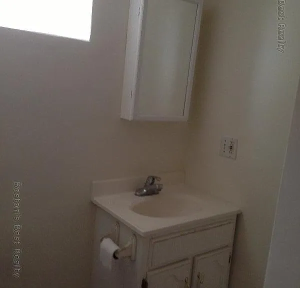 136 Chiswick Rd #B — Photo 9
