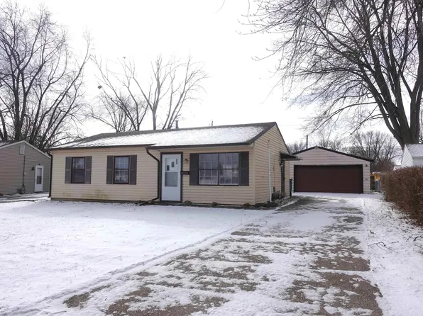 1422 Arcadia Dr, Galesburg, IL 61401