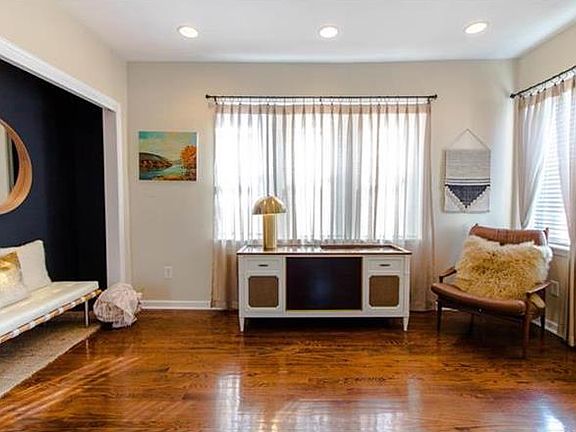 5th image of 323 W Felton Ave