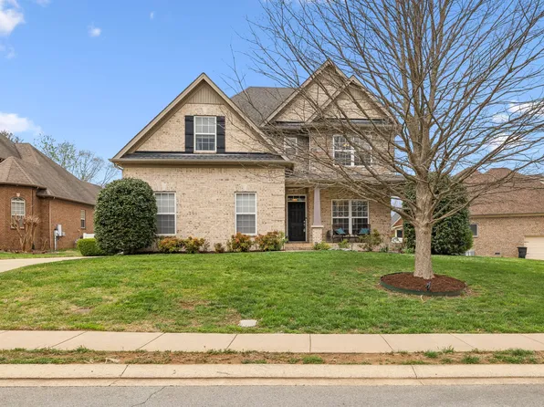 5221 Middlebury Dr, Murfreesboro, TN 37128