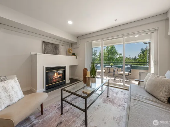 8750 Greenwood Avenue N #S306, Seattle, WA 98103