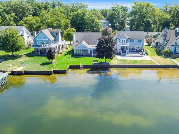 714 Lakeside St, La Porte, IN 46350