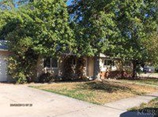 816 Shasta Dr, Hanford, CA 93230