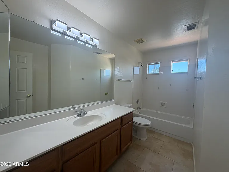 908 N Gregory Pl — Photo 20