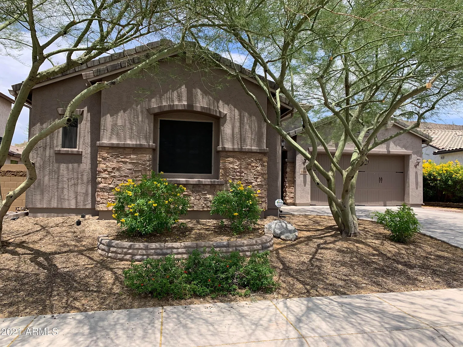 4 bed, 2.5 bath, 2550 sqft, $3,895 — Photo 2