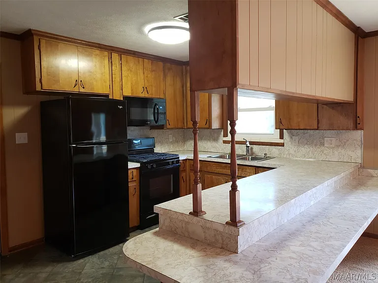 1203 Oates Rd — Photo 9