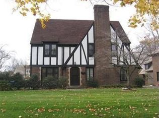 2942 Eaton Rd, Shaker Heights, OH 44122