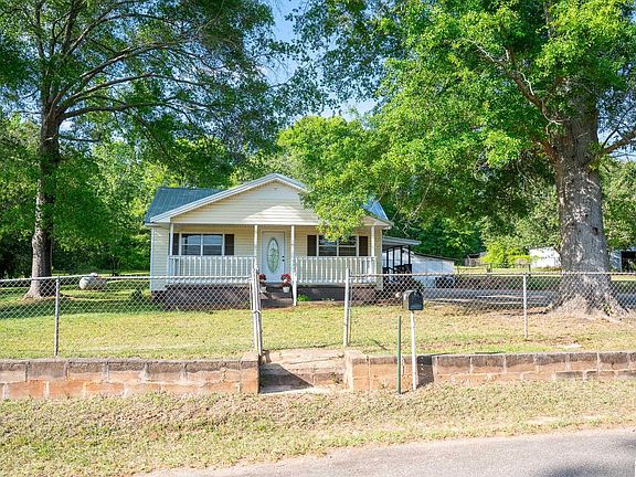 2nd image of 1106 County Road 213