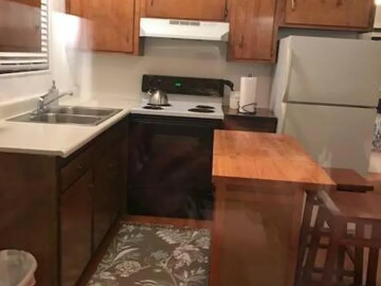 Full kitchen