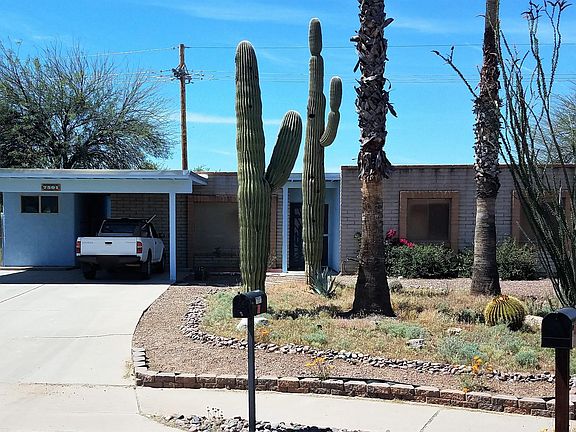2nd image of 7501 N Heathcliff Ave