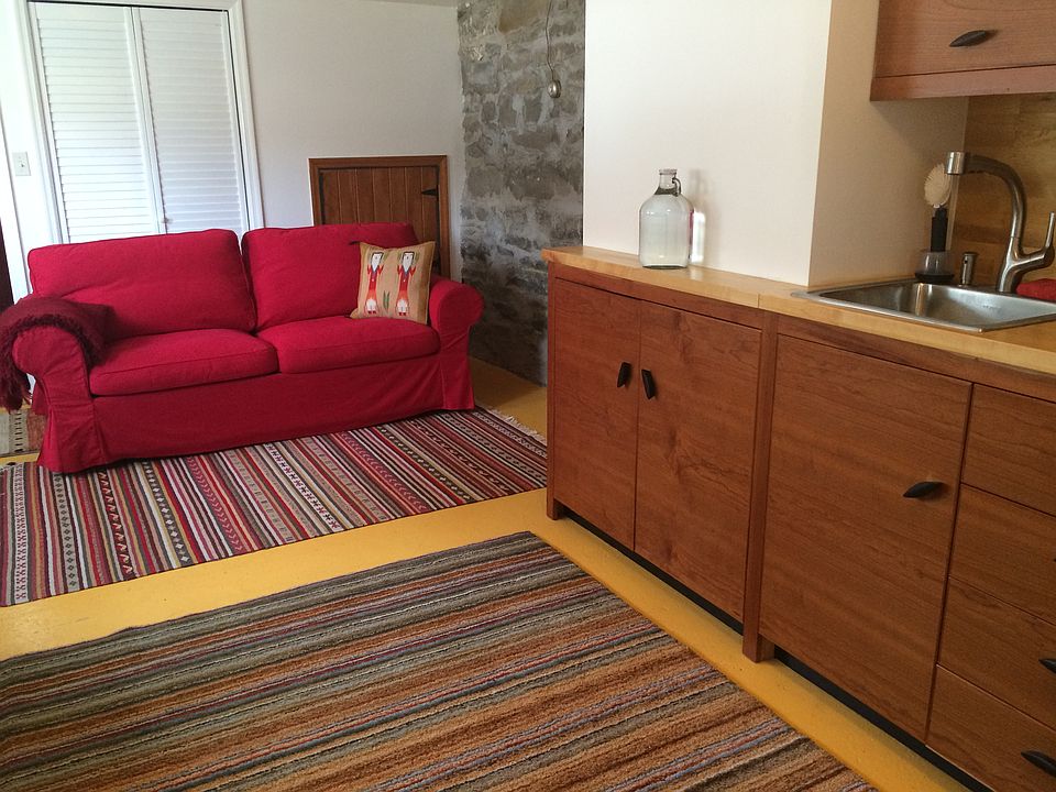 Living area & Kitchen Station