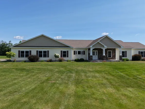 207 Corinth Road, Hudson, ME 04449