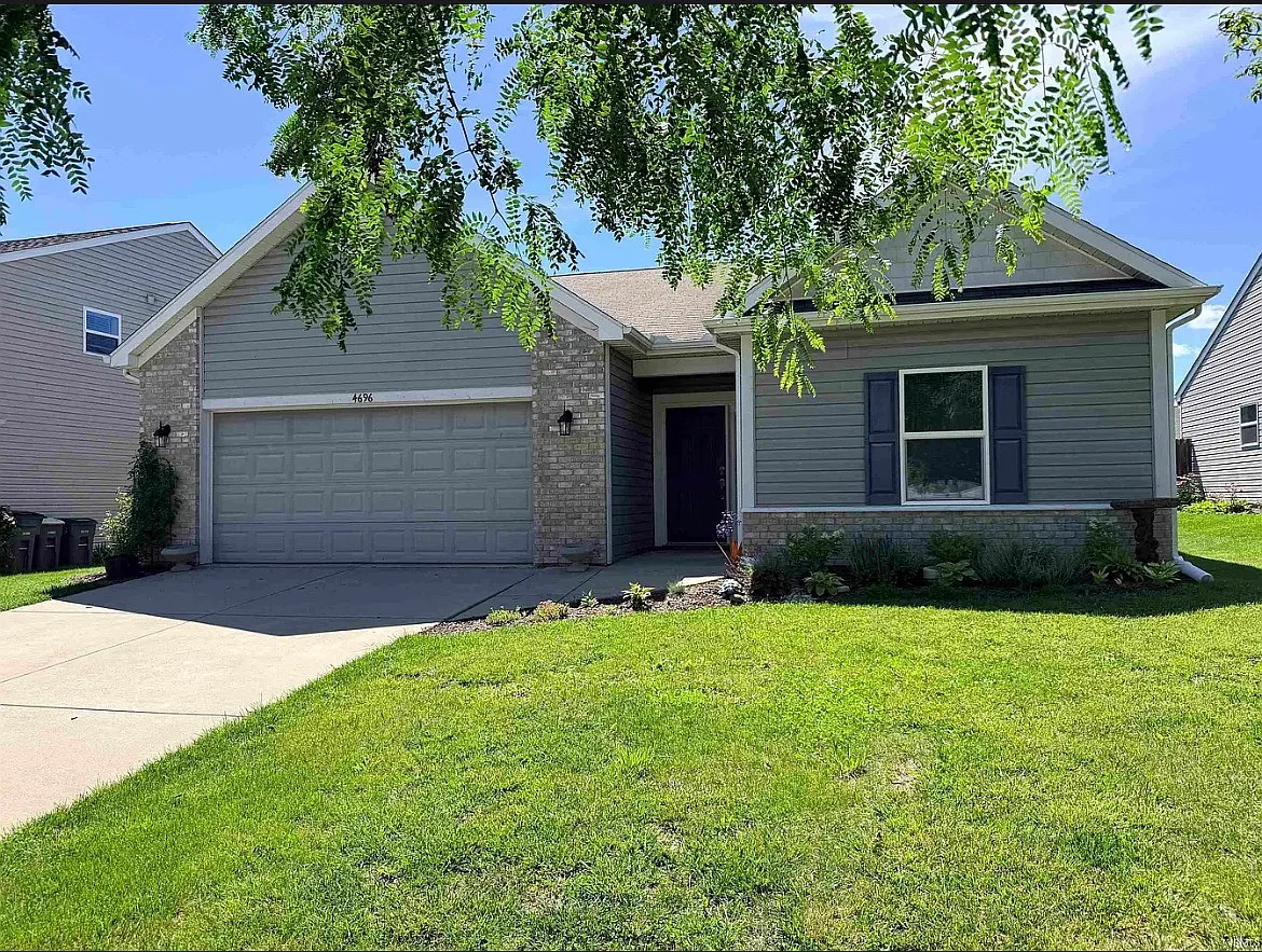 3 bed, 1444 sqft, $1,895 — Photo 1