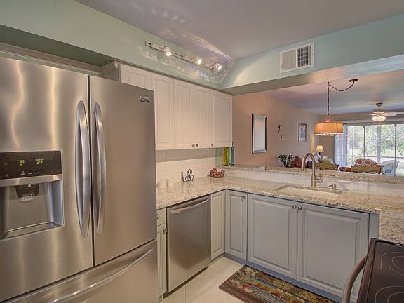 2nd image of 241 Robin Hood Cir Unit 102