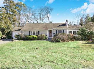 29 Roosevelt Blvd, East Patchogue, NY 11772