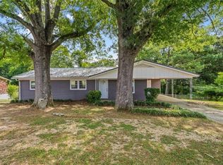 112 Greenbriar Dr, Cedartown, GA 30125