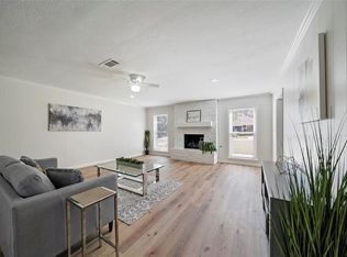 56 Greentree Ln, Conroe, TX 77304