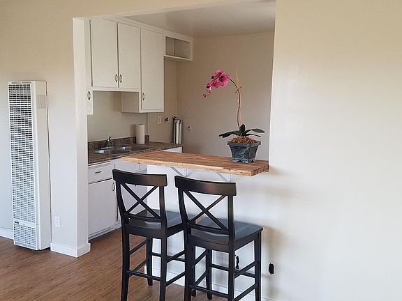 3rd image of 1326 N Wilmington Blvd APT D