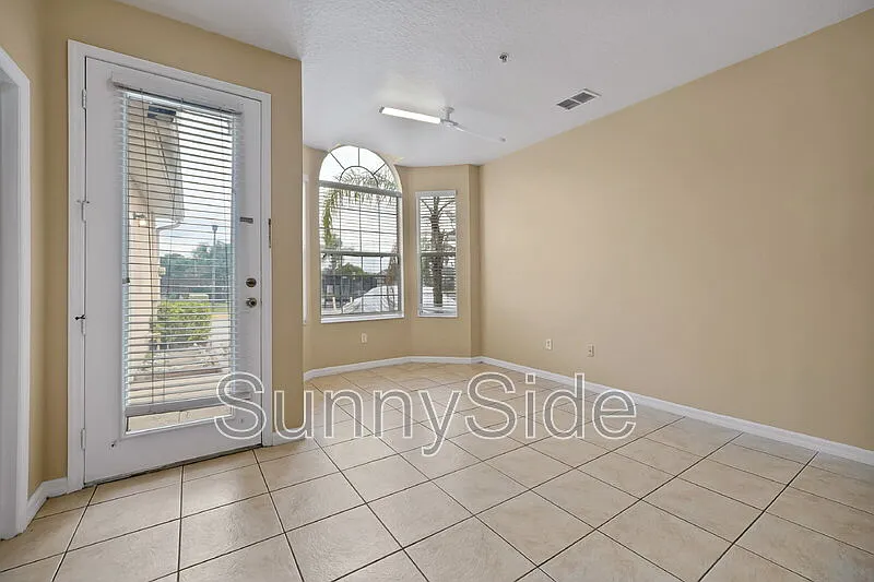 3 bed, 2.0 bath, 1000 sqft, $1,695 — Photo 4