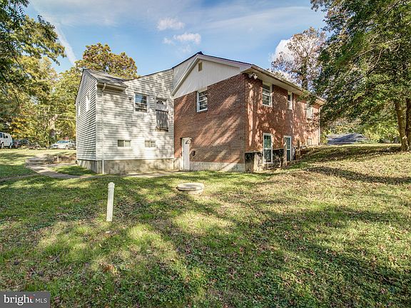 3rd image of 4220 Pine Ln