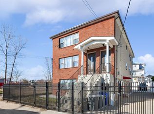 23515 Bentley Rd, Jamaica, NY 11422