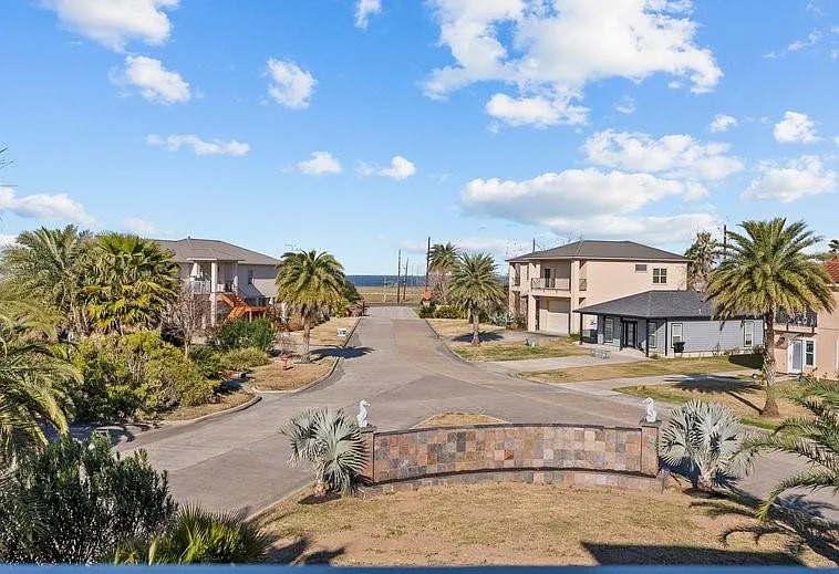 2727 E Bayshore Dr — Photo 36