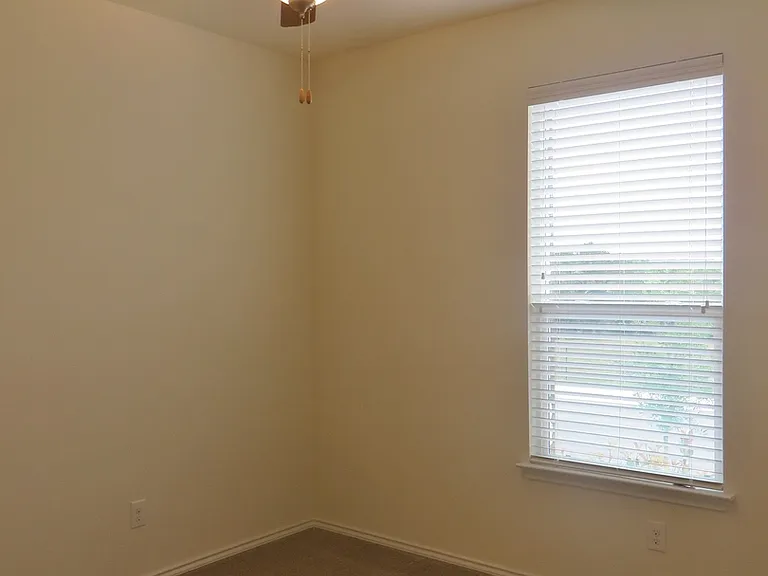 1042 Bowline Dr — Photo 3
