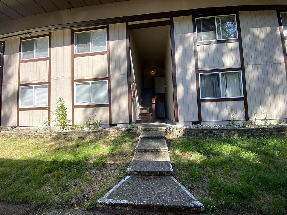 1st image of 214 Messenger St SE APT A