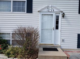 1019 Arlington Ct, Warrenton, MO 63383