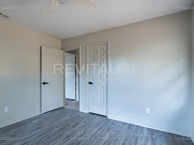 1258 Charmaine Cir N — Photo 27
